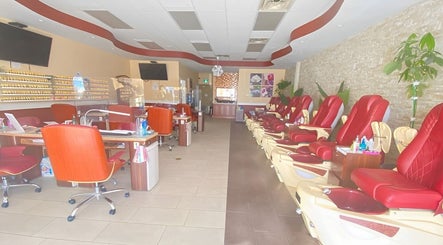 High Five Nails Spa image 2