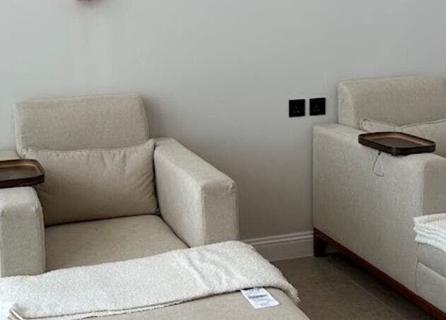 Relax in Four Sisters Salon's cozy lounge in Shaqra, Riyadh Province for ultimate comfort and wellness.