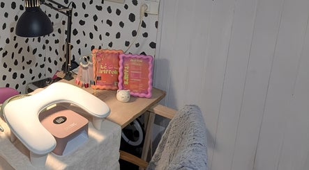 Espace de manucure élégant chez Le Griffoir - Vouneuil-Sous-Biard, Vouneuil-sous-Biard, Nouvelle-aquitaine, FR.