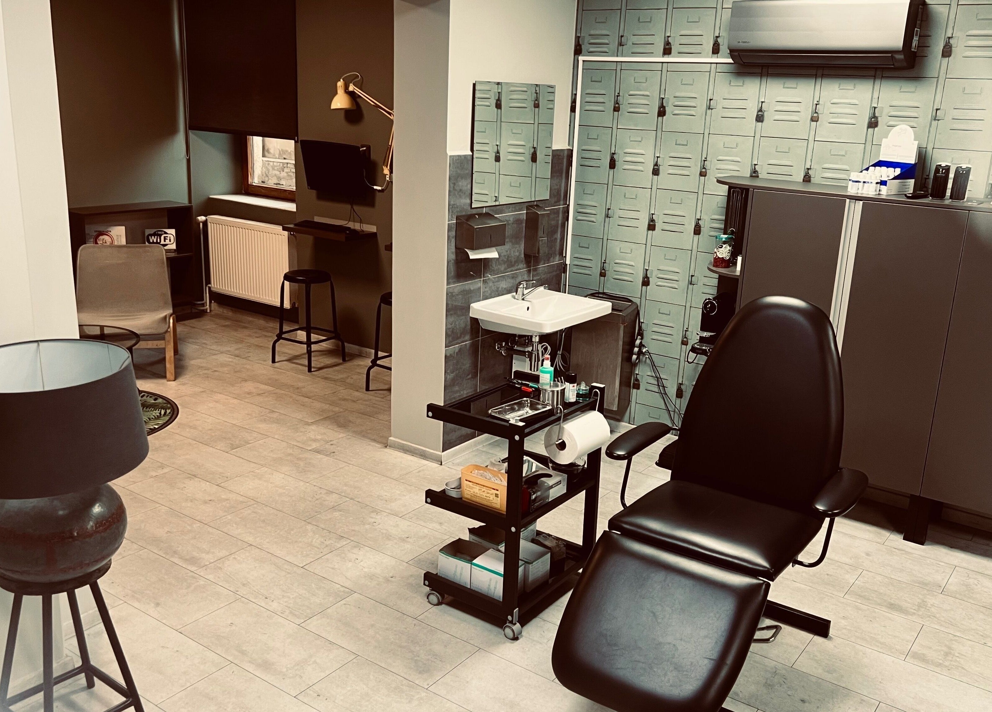 Stylový interiér salonu Tattoo Ink Line, Chomutov, Ústecký Kraj, CZ.