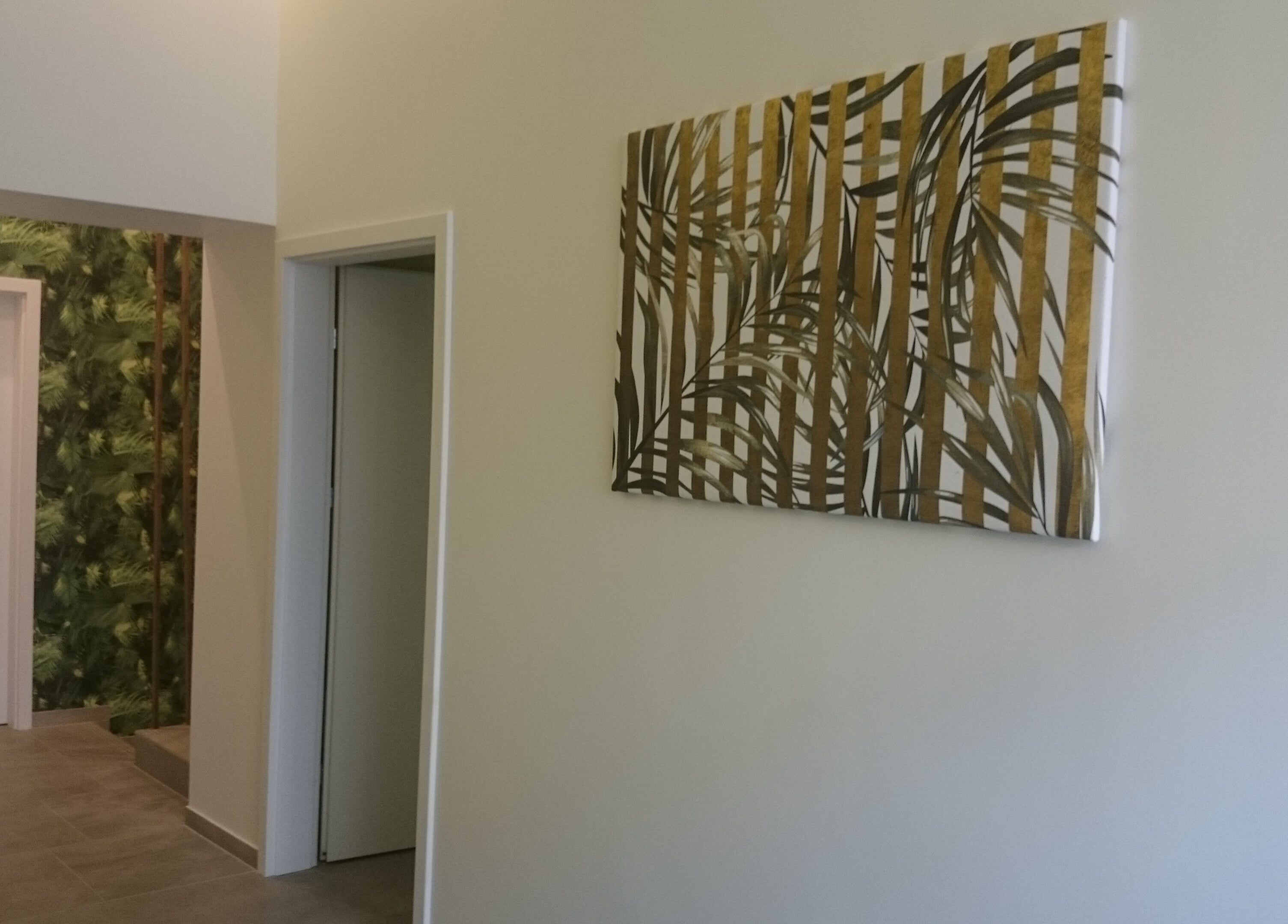 Ściana z obrazem w Alan Med Gabinet Rehabilitacji I Masażu, Kraków, Województwo Małopolskie, PL.