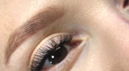 zoria_lashes image 3