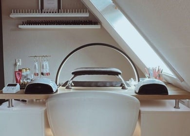 Nail art station bij Nailed it by Chanelle, Tull En Het Waal, Utrecht, NL.