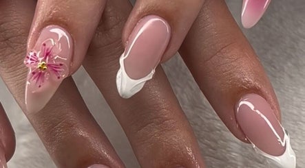 Elegante nageldesigns bij Nailed it by Chanelle in Tull En Het Waal, Utrecht, NL.