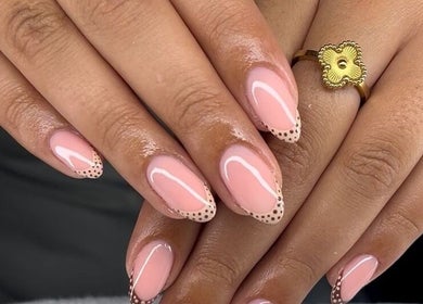 Elegant nagelkunst bij Nailed it by Chanelle, Tull En Het Waal, Utrecht, NL.