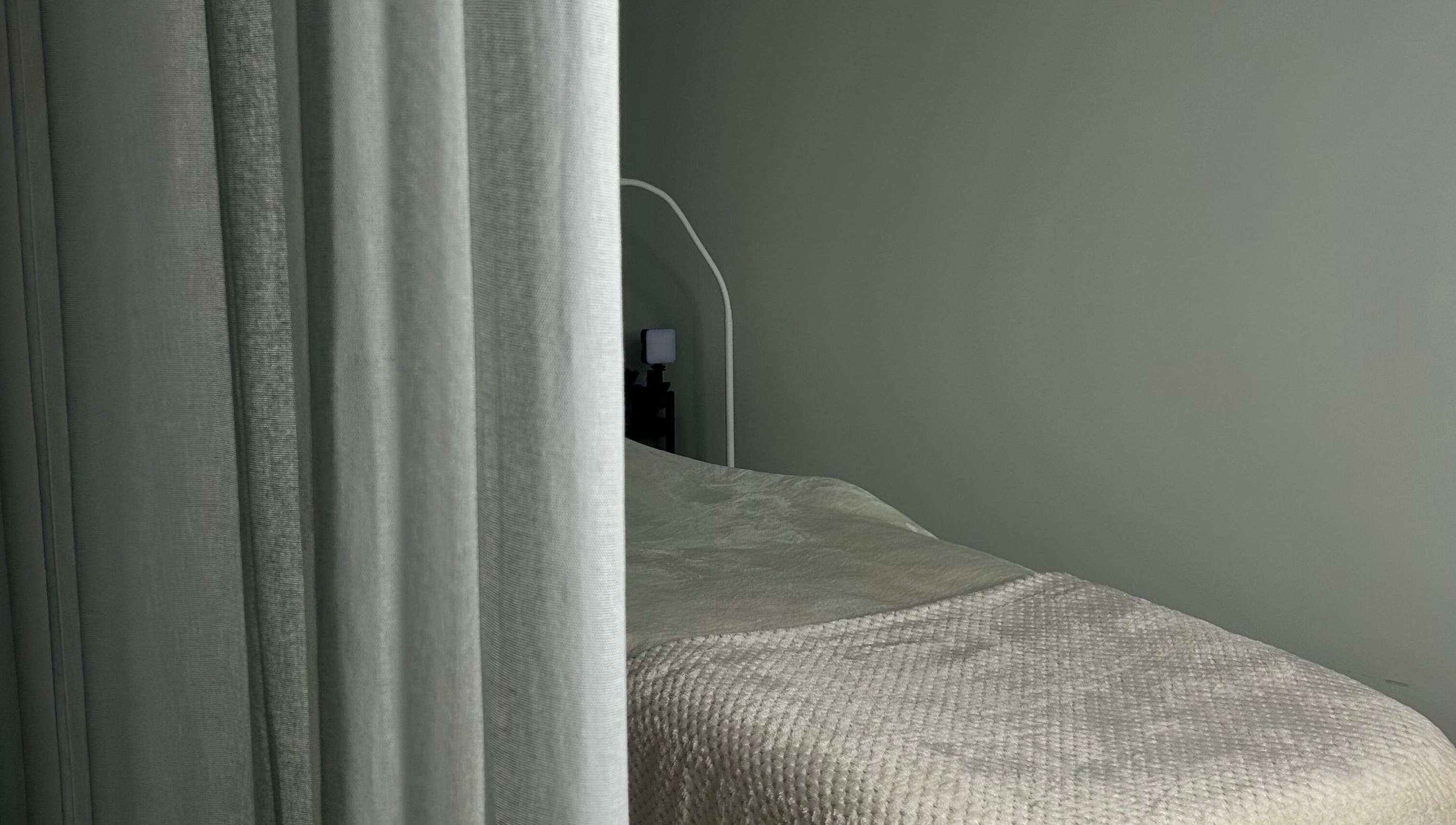 Relaxing treatment room at Jane Studio Hair & Beauty in Tallinn, Harju maakond, EE with a cozy massage bed.