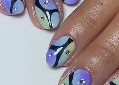 Unhas decoradas artisticamente no Chrome Studio, Lisboa, Lisboa, PT.