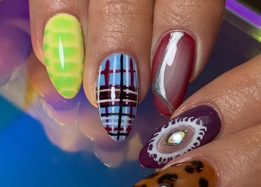 Unhas artísticas e vibrantes no Chrome Studio, Lisboa, Lisboa, PT.