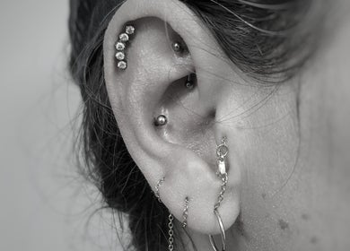 Piercing à l'oreille, Au.tattoon, Valleiry, Auvergne-rhône-alpes, FR. Bijoux élégants et tendance.