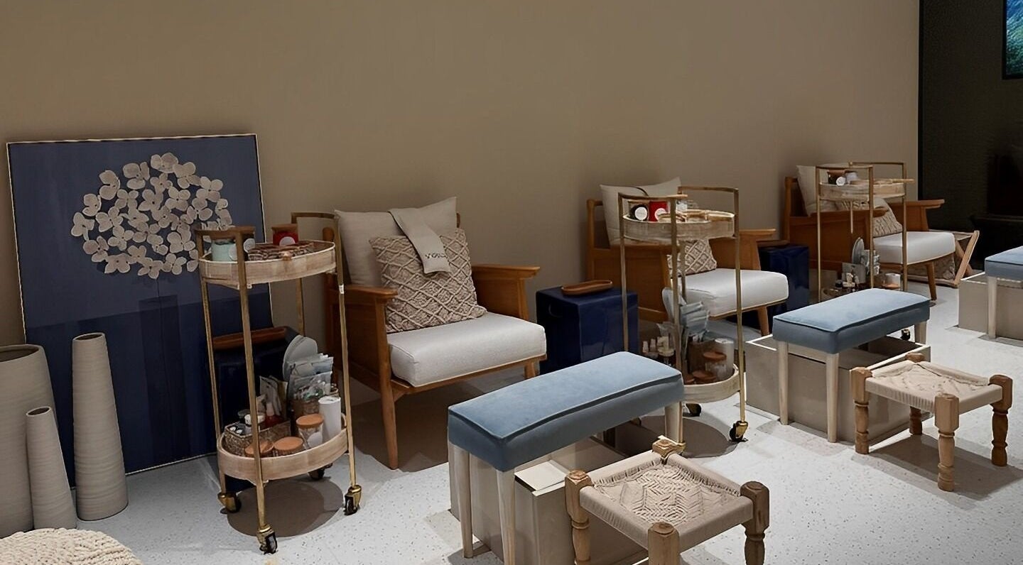 منطقة الجلوس الفاخرة في Vyana Nails Spa بالرياض، منطقة الرياض، SA.