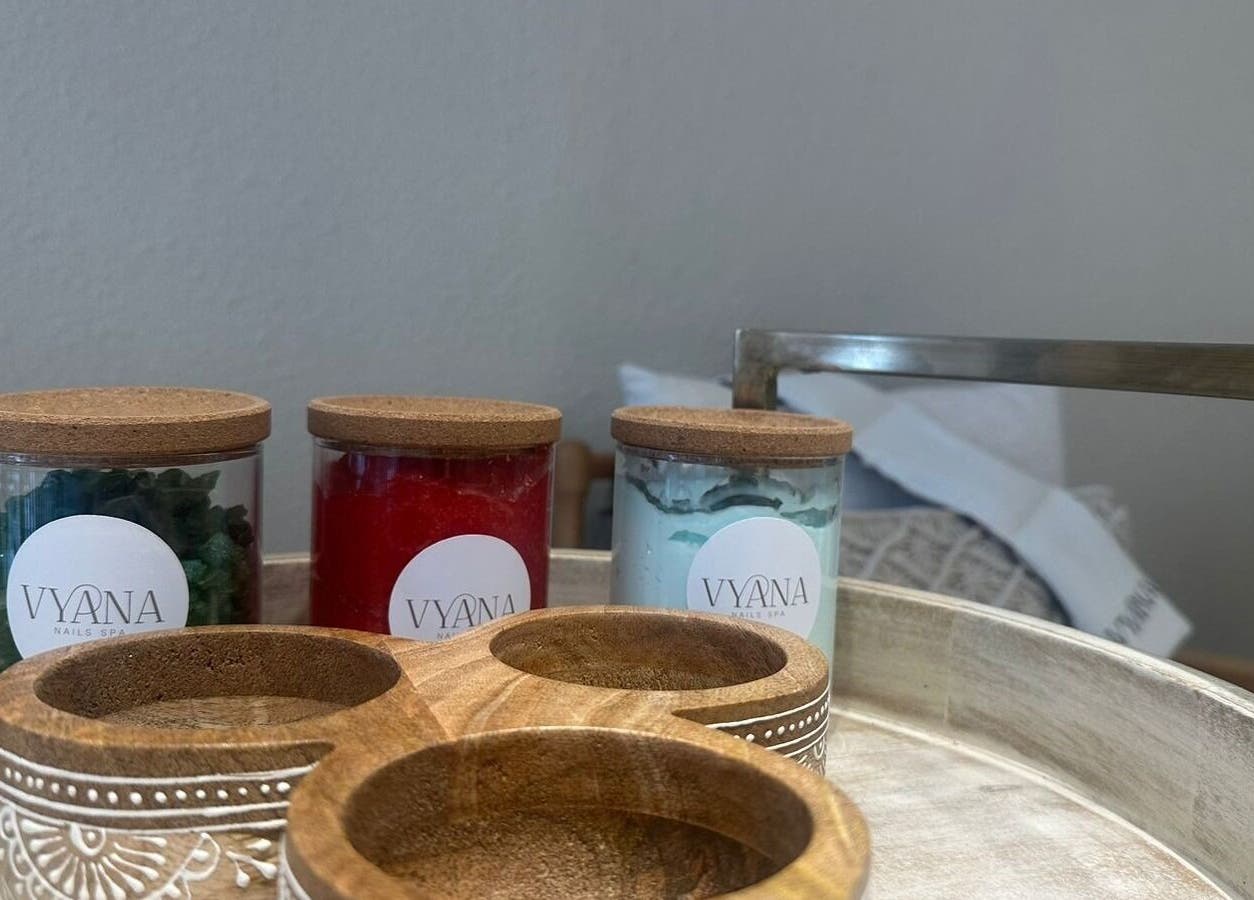 منتجات طبيعية في Vyana Nails Spa بالرياض, منطقة الرياض, SA لتعزيز تجربة العناية باليدين.