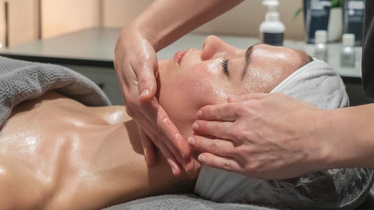 Skintopia - Milford 1