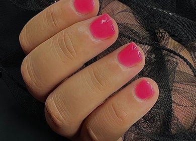 Stralend roze gelnagels bij Beautybysharon, Alblasserdam, Zuid-holland, NL.