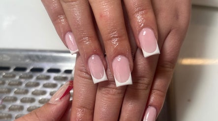 Nailsbyamiex