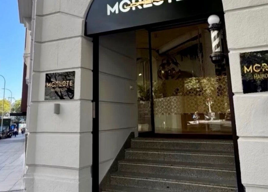 Entrada principal de Lorena Morlote Multiespacio en Madrid, Comunidad De Madrid, ES, destacando su fachada moderna.