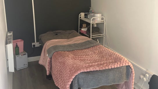 The Beauty Bar by Mia