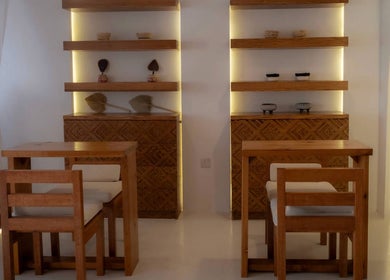 Elegant wooden decor at Bokla Salon & Spa, Al Khobar, Eastern Province, SA, showcasing a calming ambiance.