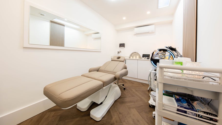 Baker Street - Ambee Advanced Aesthetics &  Wellness image 1