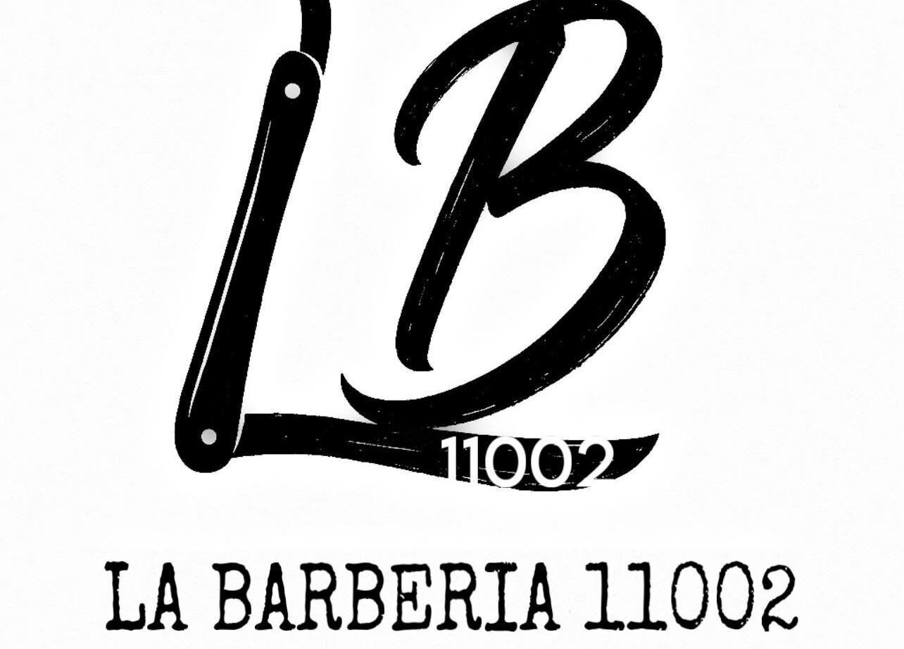 Logotipo de La Barbería 11002 en Cádiz, Andalucía, ES, destacando un diseño elegante de navaja.