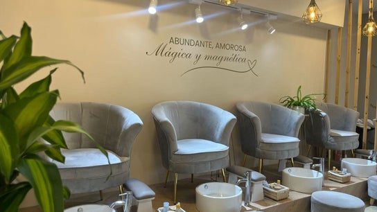 ESSENCIAL SPA DE UÑAS Y ESTETICA FACIAL