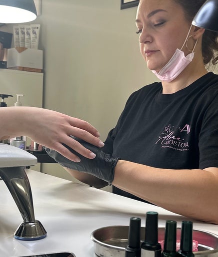 Alona Mostova Professional Nail Artist image 2