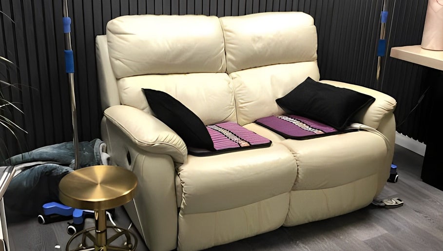 IV Health Lounge Ltd, bilde 1