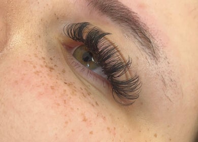 Close-up of eyelash extensions at Byellwhite in Blackpool, England, GB showcasing intricate lash styling.