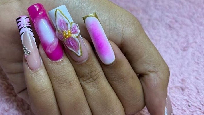 Minouska Nail, bilde 1