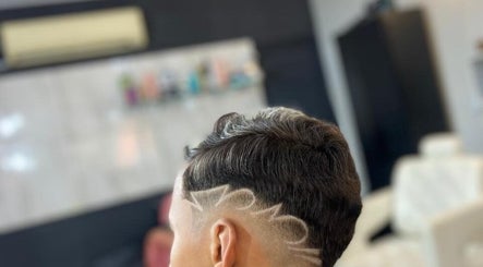 Barbearia e Salão Henrique Soares, bilde 2
