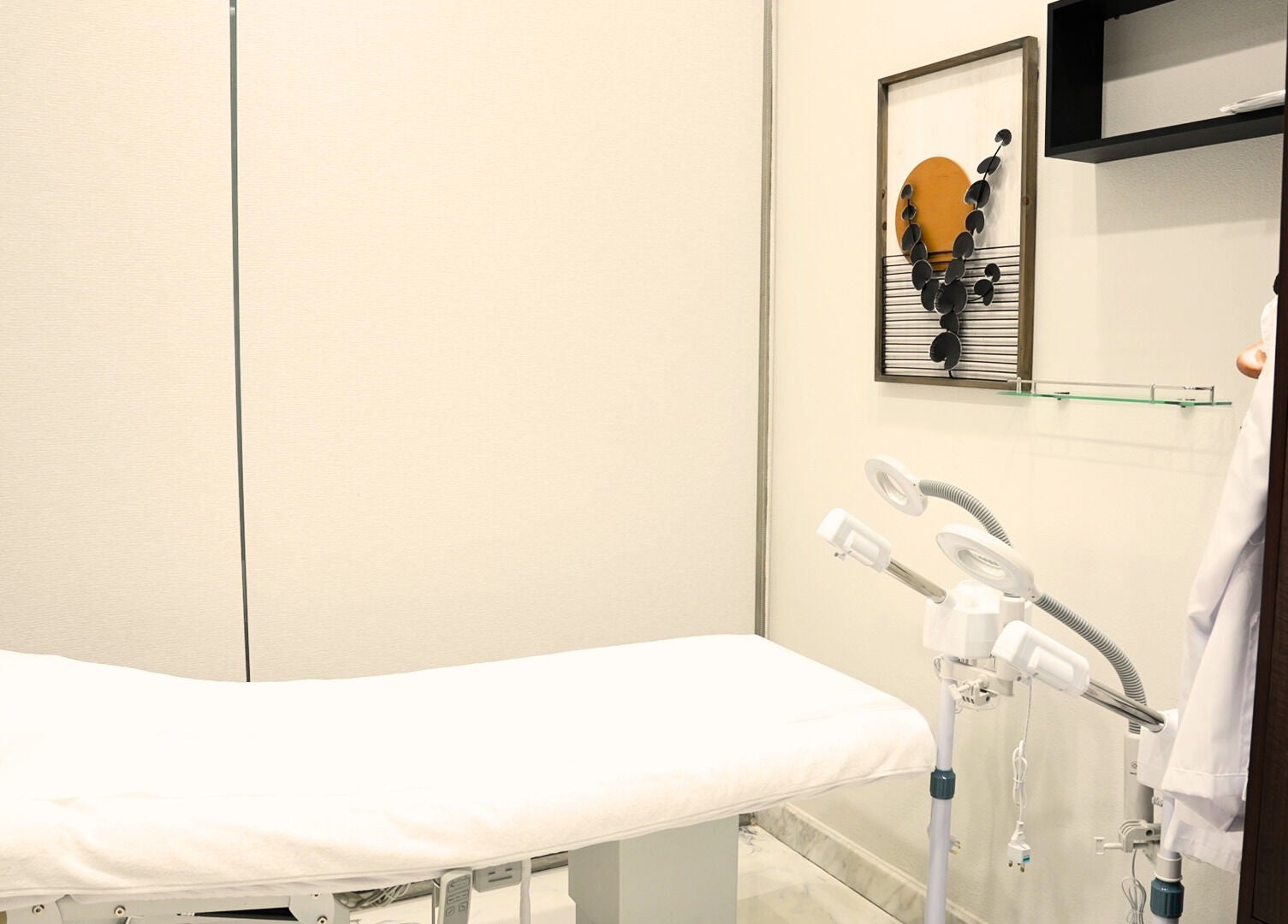 Tranquil treatment room at Hava Gents Salon Ajman khalifa St, Ajman, Ajman, AE, featuring a spa bed.