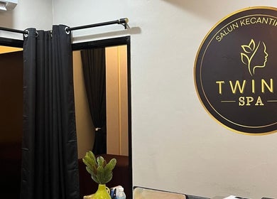 Cozy interior of Twinz Spa, Rawang, Selangor, MY, showcasing elegant decor and inviting ambiance.