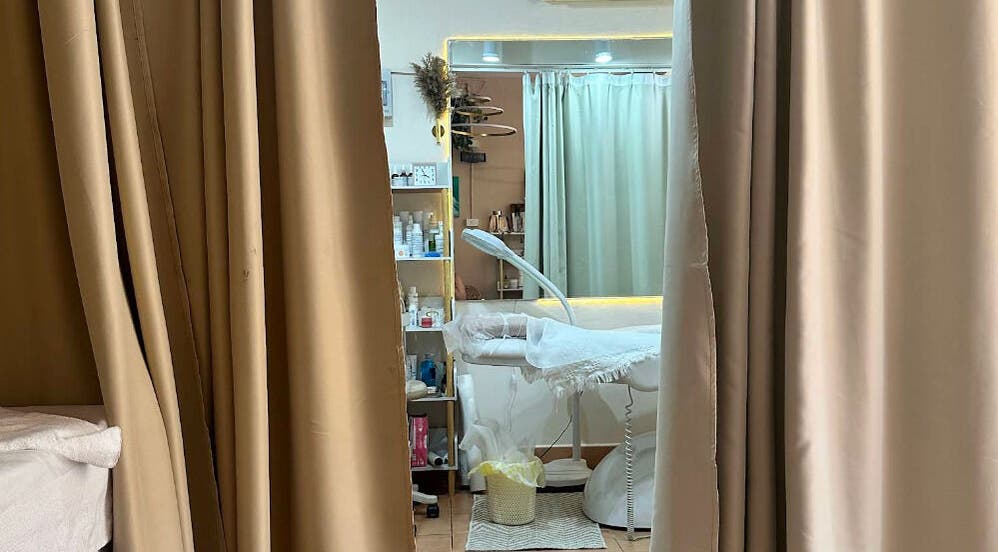 Элегантный кабинет в Mit&ket Beauty, Tambon Chalong, Chang Wat Phuket, TH с современным оборудованием.