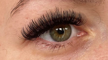 Mary Louise Lashes and Aesthetics