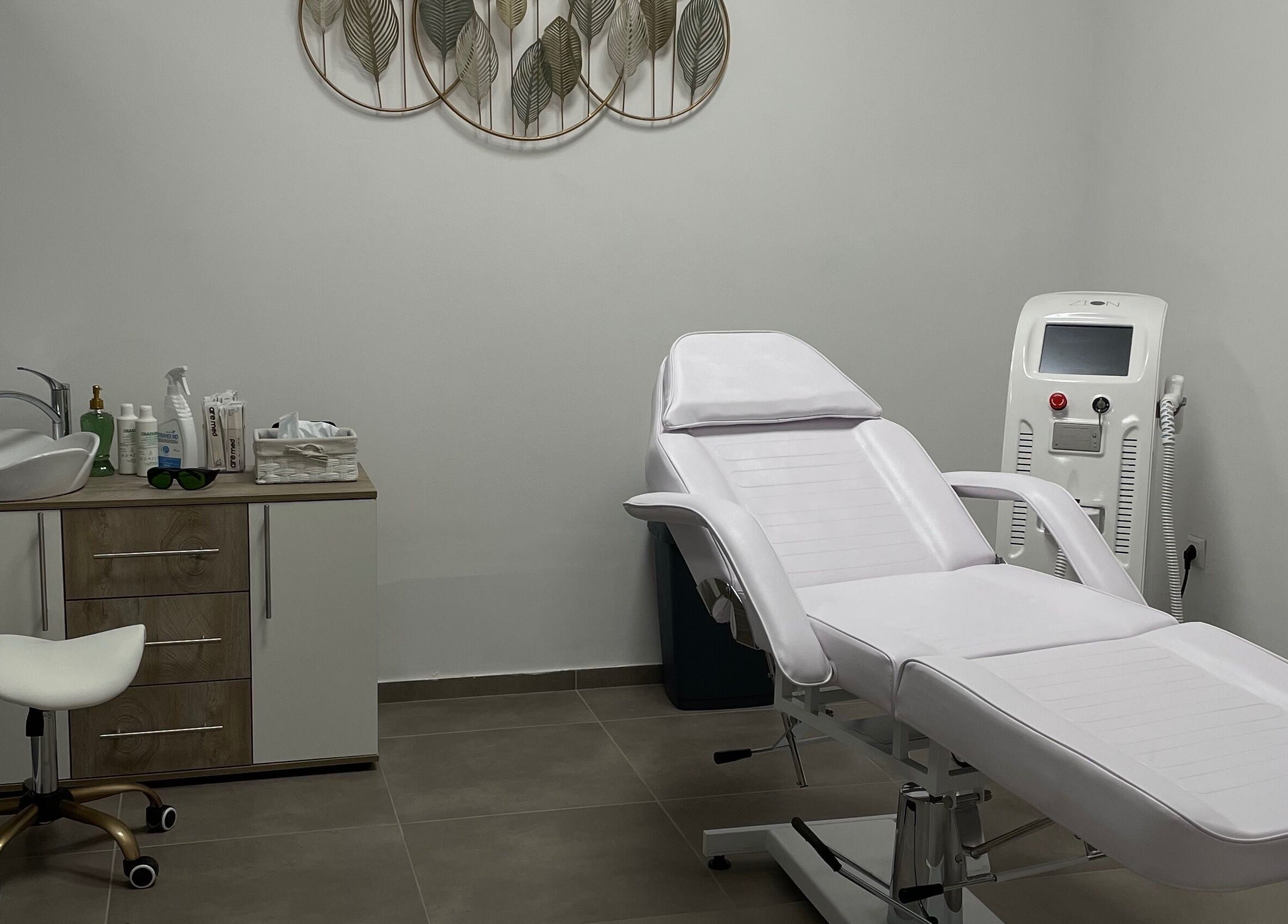 Модерен спа салон в GM Studio 2, Пловдив, Пловдив, BG с луксозен стол и модерни уреди.