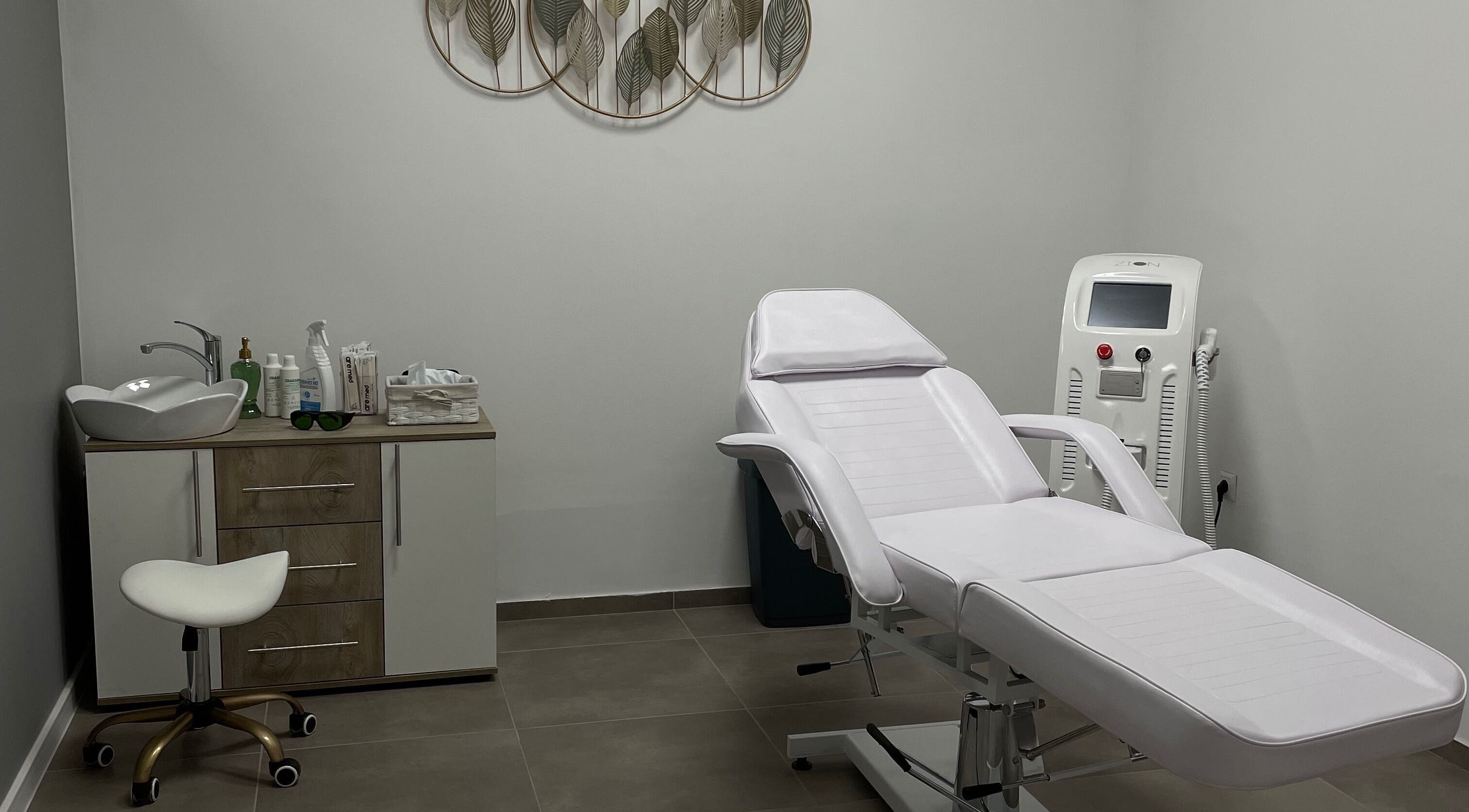 Модерен спа салон в GM Studio 2, Пловдив, Пловдив, BG с луксозен стол и модерни уреди.