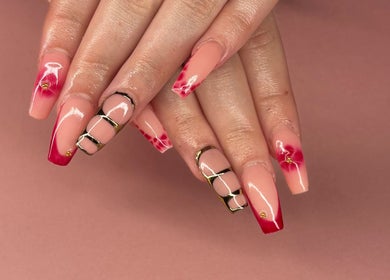 Elegant floral nail art at Borscz Beauty, Gowrie, Australian Capital Territory, AU.