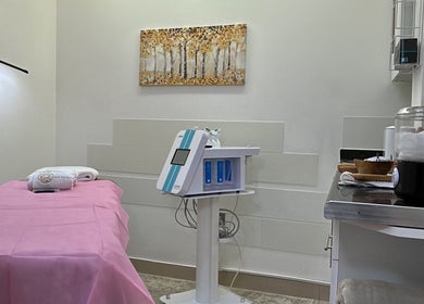 Rio Edition wellness room in London, England, GB with modern decor and treatment bed.