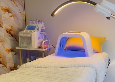 Relaxation treatment room at BodyBlitz Therapy in Johannesburg, Gauteng, ZA with advanced LED equipment.