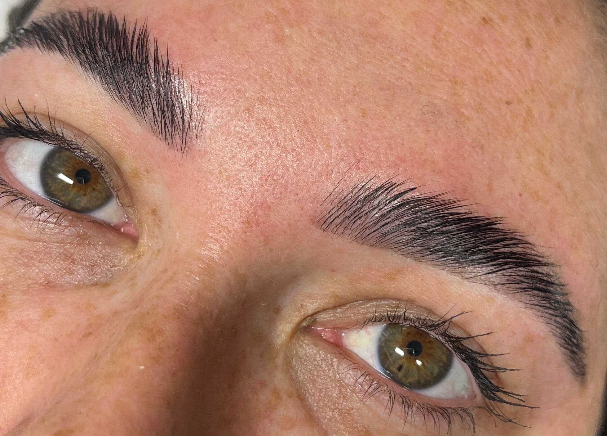 Perfectly groomed eyebrows at Lust Beauty Bar, Redland Bay, Queensland, AU, showcasing precision skills.
