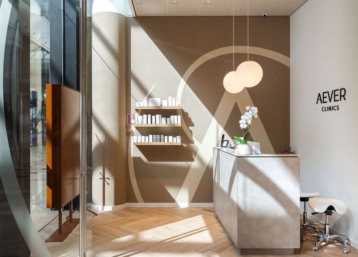 Moderner Empfangsbereich bei Aever Clinics - Berlin Am Tacheles, Berlin, Berlin, DE.
