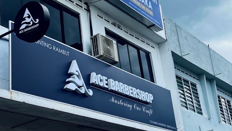 ACE BARBERSHOP صورة 1