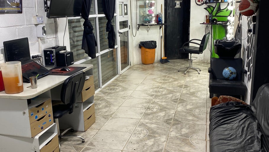 Uriii.barber obrázek 1
