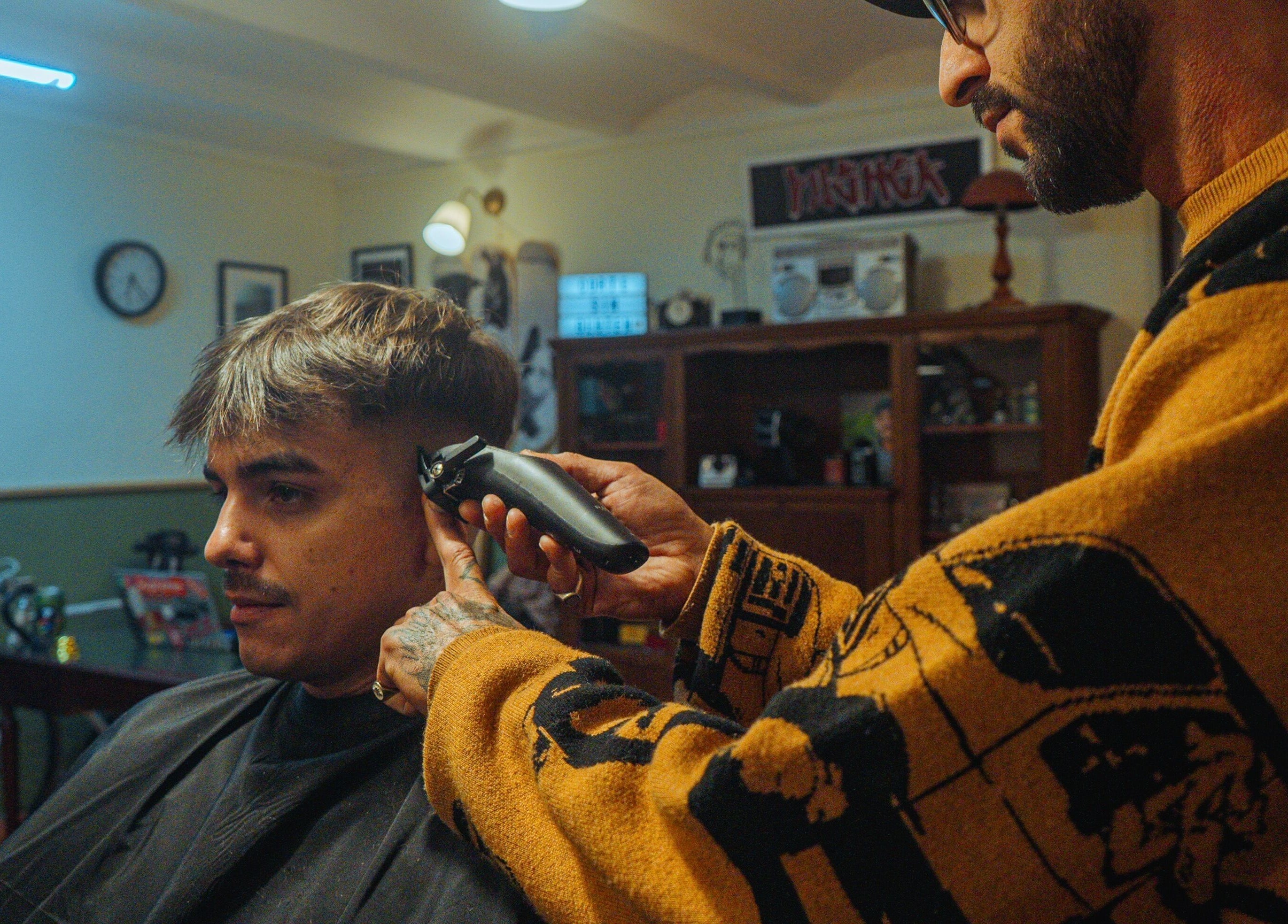 Corte de cabello en Vitrine Tradicional Barber, Barcelona, Catalunya, ES.