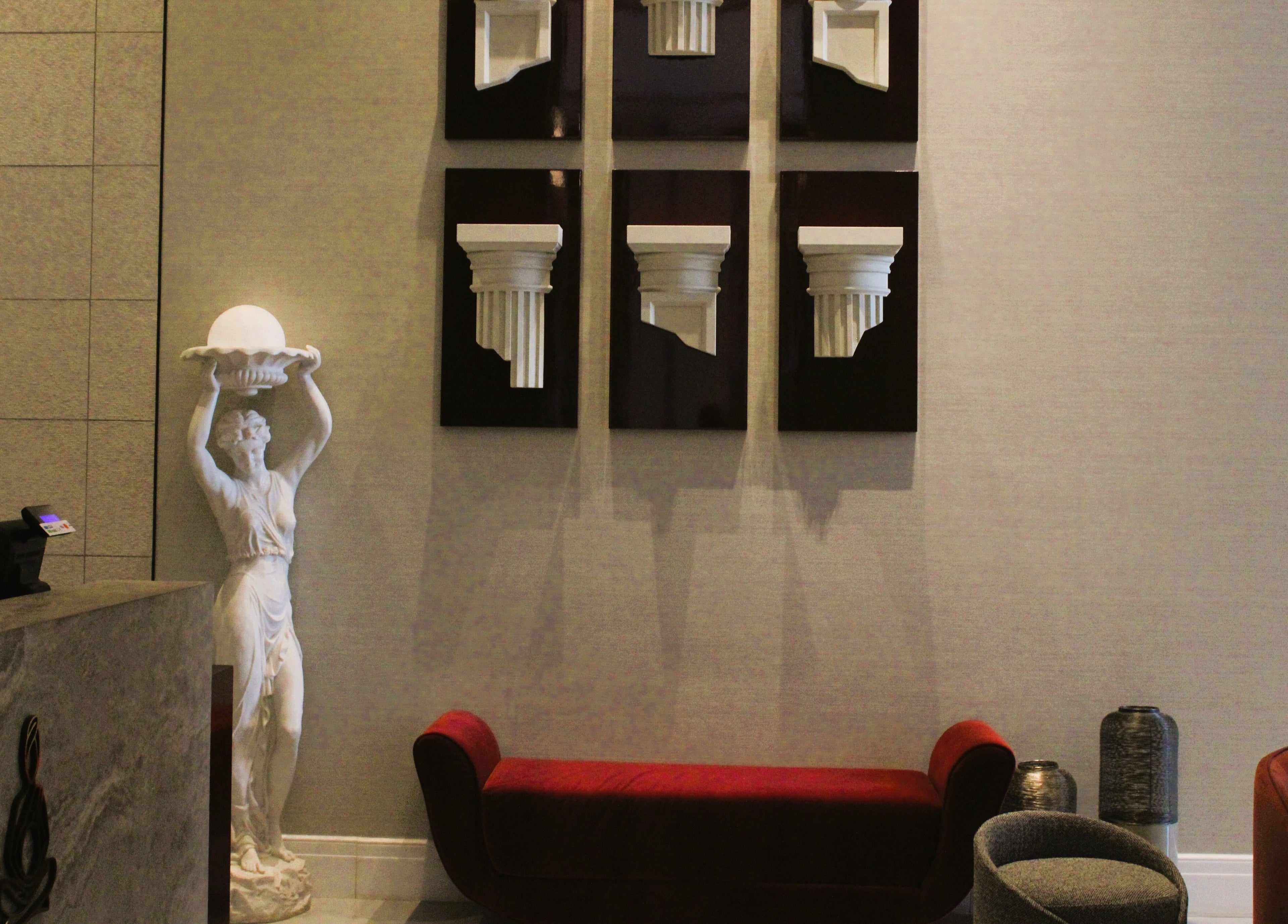 Luxurious interior at Myalo Spa, Riyadh, featuring elegant decor and a serene atmosphere.