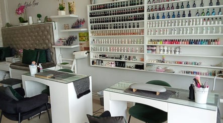 The Beauty Salon & Company