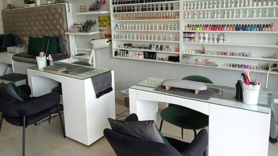 The Beauty Salon & Company