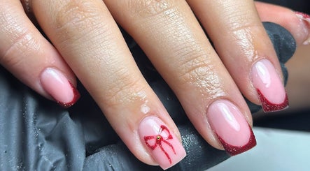 Immagine 3, Nailsbyhollie