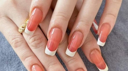 DL Nails & Eyelashes image 3