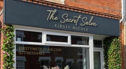 The Secret Salon Kirsty Nicole billede 3