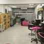 Élégance Coiffure Esthétique - Rue lory les hauts 25, Sainte-clotilde Centre, Saint-denis